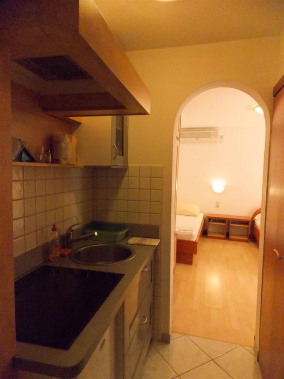 Apartments Frane (Adults Only) Novalja Room photo