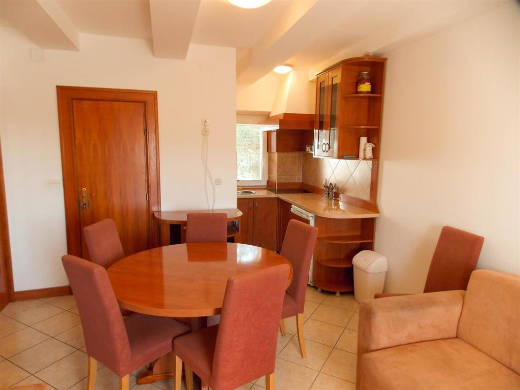 Apartments Frane (Adults Only) Novalja Room photo