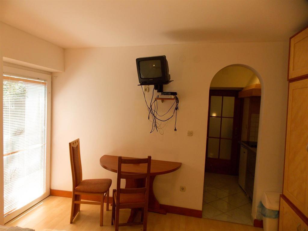 Apartments Frane (Adults Only) Novalja Room photo