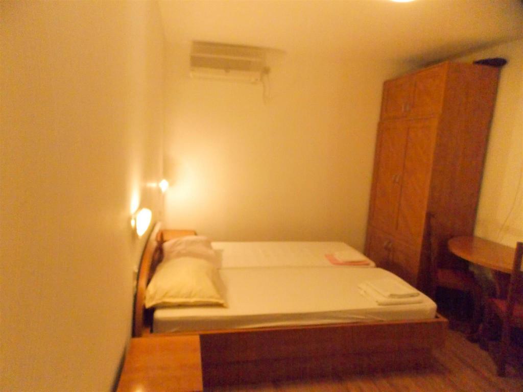 Apartments Frane (Adults Only) Novalja Room photo