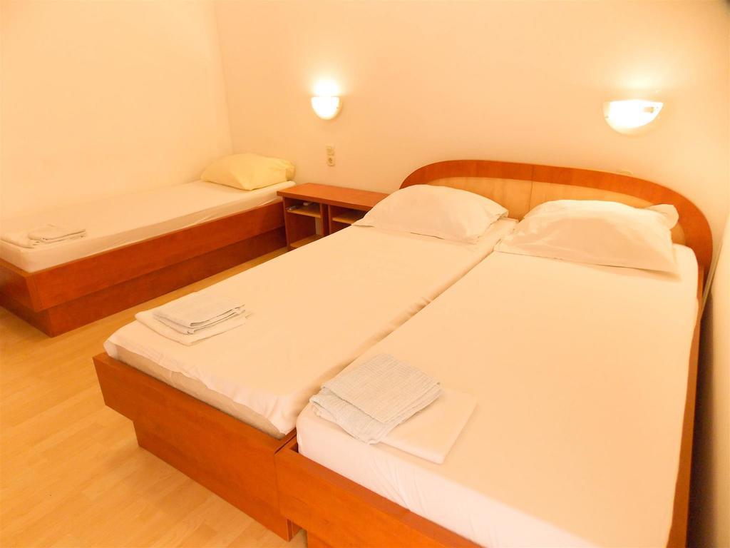 Apartments Frane (Adults Only) Novalja Room photo